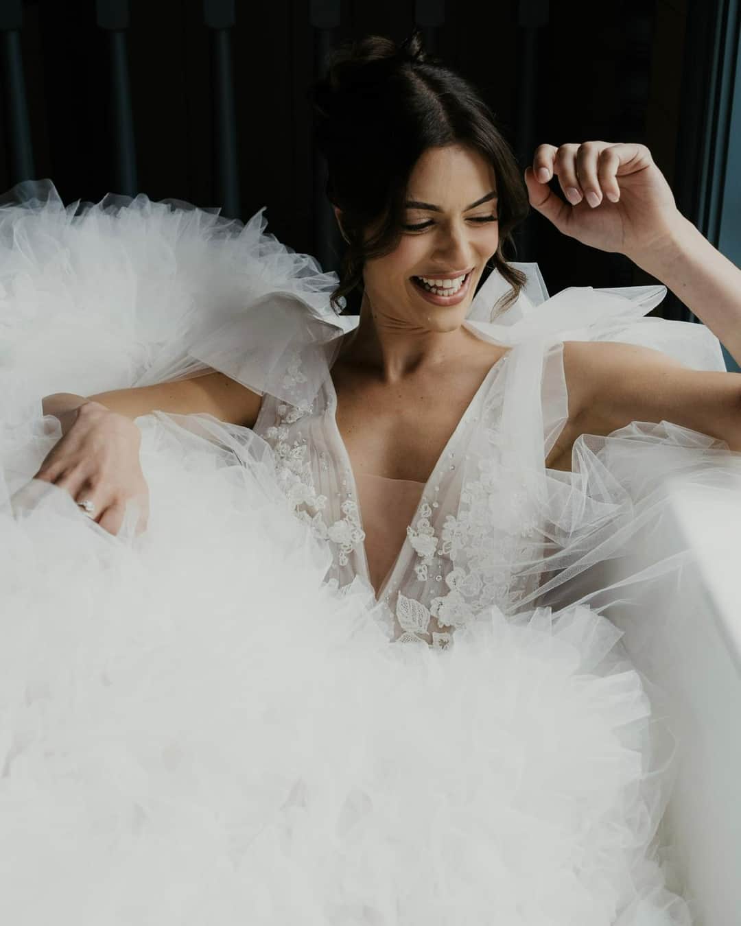 Steven Khalilさんのインスタグラム写真 - (Steven KhalilInstagram)「A timeless love story unfolds as delicate tulle merges with classic traditions. Custom STEVEN KHALIL Couture gown created for our bride Ally. ​​​​​​​​​ Captured by @thesaltyshutter  #stevenkhalil #stevenkhalilbride #weddinggown #bridal」4月29日 7時02分 - steven_khalil