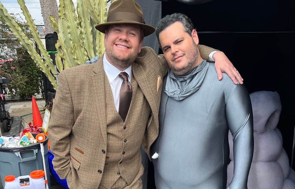 ジョシュ・ギャッドさんのインスタグラム写真 - (ジョシュ・ギャッドInstagram)「Gonna miss this man… but not this outfit. Goodbye @j_corden and congrats on one helluva run.」4月29日 7時34分 - joshgad