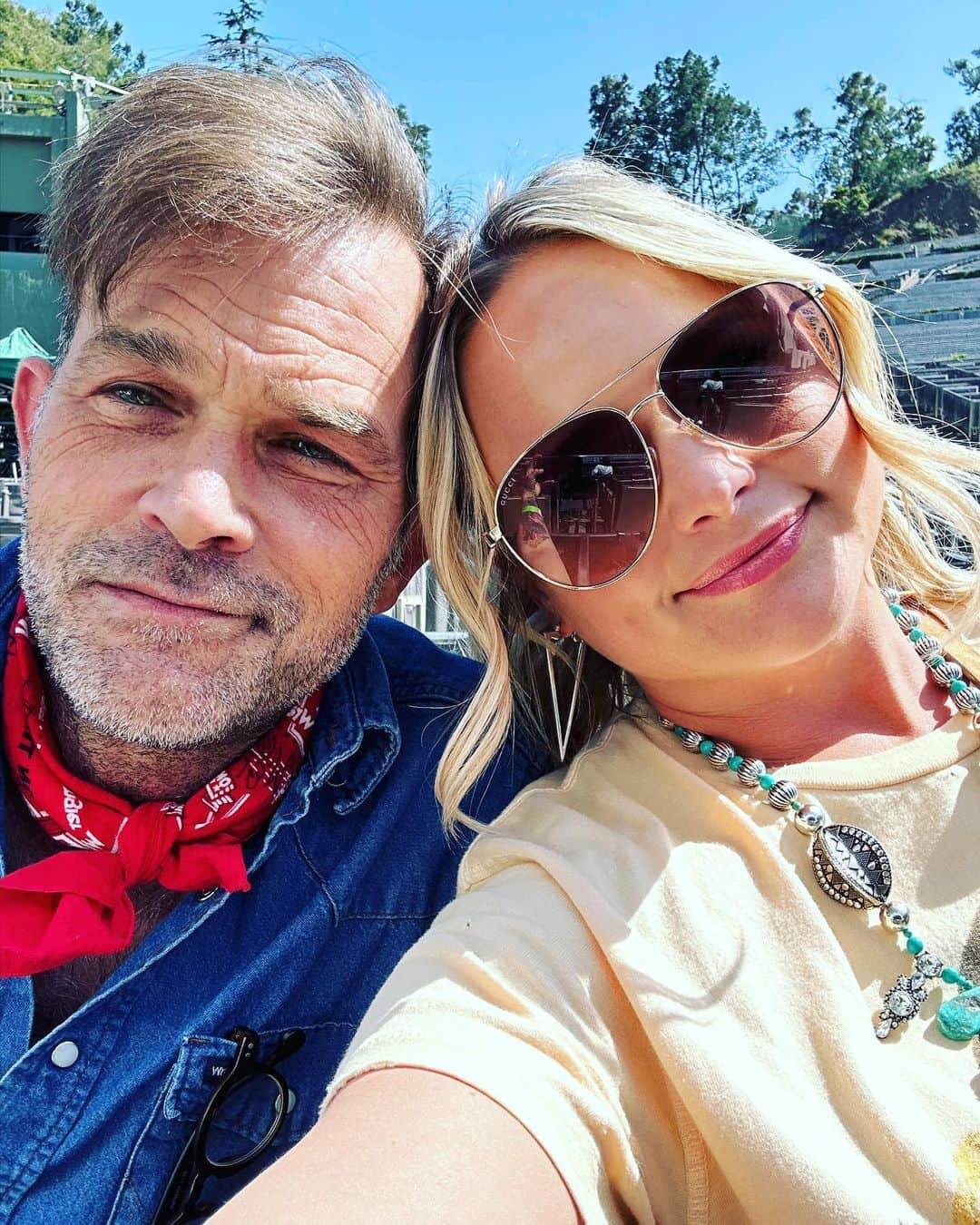 ミランダ・ランバートのインスタグラム：「It’s a Willie nice day here in LA with my sweet pal Waylon🧡 #willies90th」