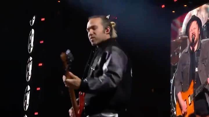 フォール・アウト・ボーイのインスタグラム：「“Love From the Other Side” LIVE from the #NFLDraft stage in Kansas City! @falloutboy」