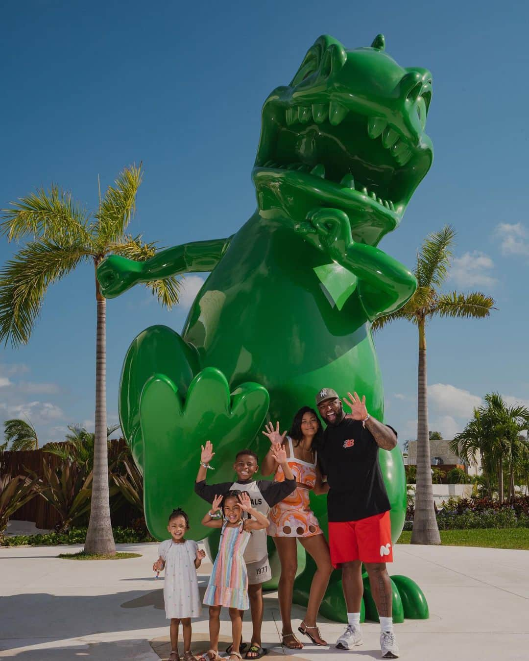 シャネル・イマンのインスタグラム：「Thank you @nickresortrivieramaya for hosting our family💚 So many great memories were made! Till Next trip 🙌🏾」