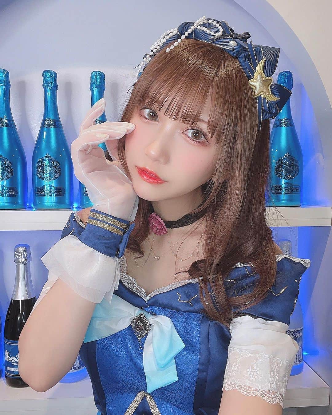 小日向くるみのインスタグラム：「「君が王子様？」     3月のお話。 衣装モデルさせていただいた秋葉原のコンカフェ『星のお姫様』(@hoshihime_akiba )さん レセプションにお邪魔してきました！   店内が青と白で統一されててお星様きらきらでキレイだった✨💫     #星のお姫様 #秋葉原 #秋葉原コンカフェ #コンセプトカフェ #レセプション #costume #オフショル #衣装モデル  #japanesegirl #japan_of_insta #followme #kawaii #職業天使 #君の彼女」