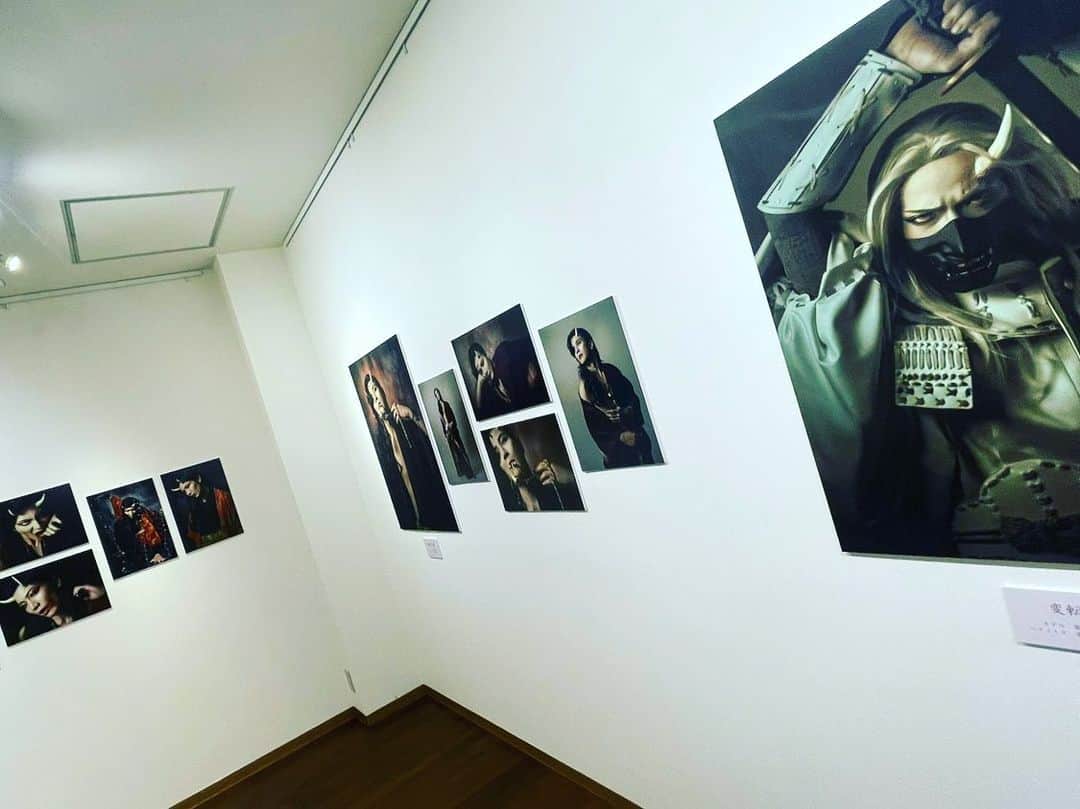 霜月紫のインスタグラム：「霜月の白鬼も展示されてます✨ #鬼展 4月26日(水)〜30日(日) 12:00-20:00  渋谷 Gallery Miru @GalleryMiru  東京都渋谷区渋谷2-14-13 岡崎ビル B1  入場料無料」
