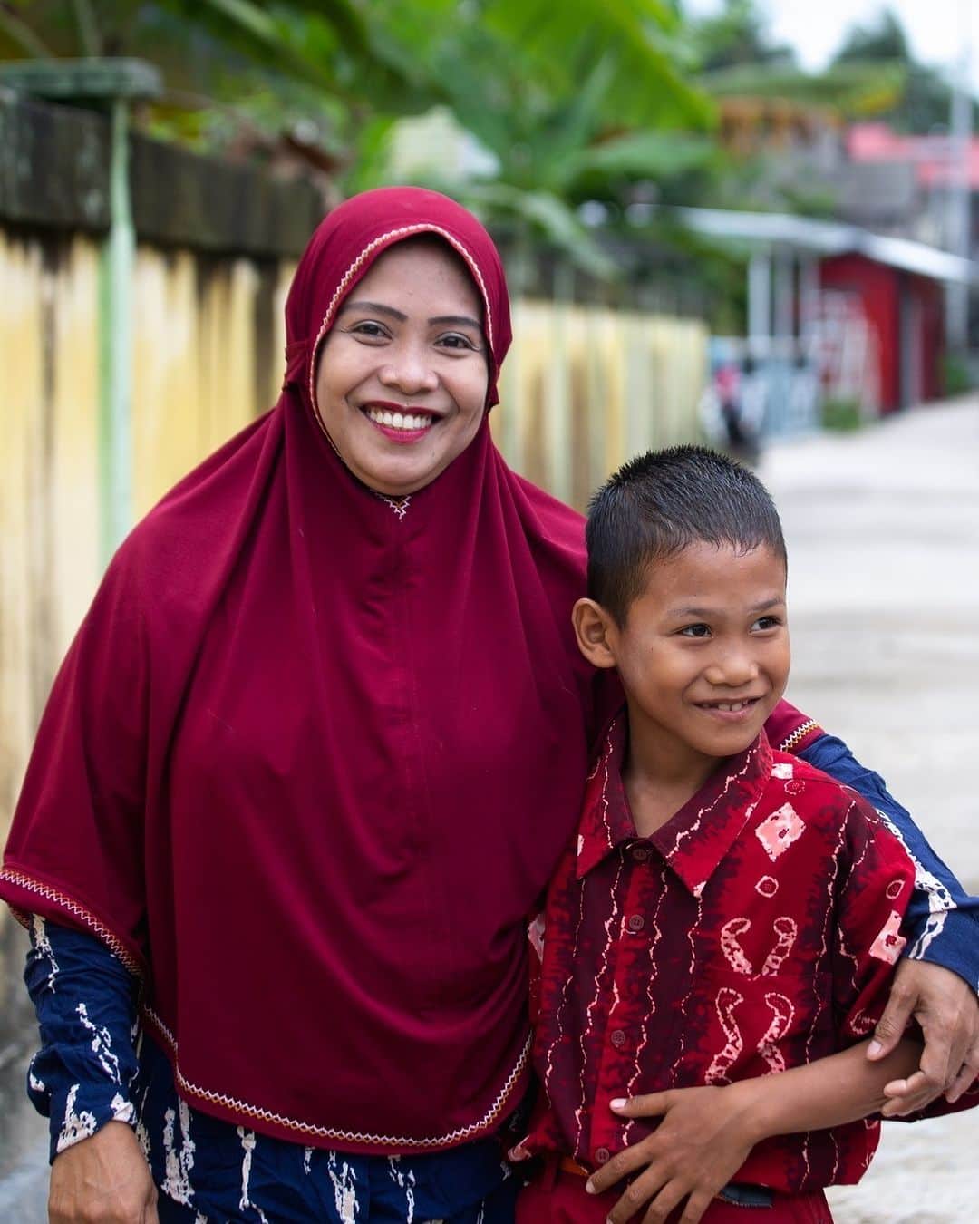 unicefさんのインスタグラム写真 - (unicefInstagram)「Megaphone in hand, Nurse Irwan has a message to caregivers in Kerayaan, Indonesia: Immunize your children today.  “It is our dream that all children on Kerayaan Island can have the right to live a healthy life, free from illness, disability and death from diseases that can be prevented through immunization,” said Irwan.  Thanks to his and his team’s efforts, over 73% of the children on the island have been fully immunized against diseases like measles and rubella.  Together, we can #BuildBackImmunity.  © UNICEF/Clark」4月29日 9時00分 - unicef