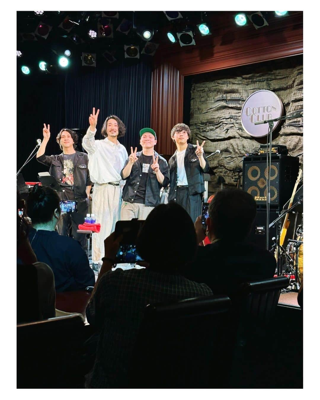 高山直子さんのインスタグラム写真 - (高山直子Instagram)「初のCOTTON CLUB🎙️ 去年のchara様BLUE NOTEに続きとても素敵な空間で大好きな大橋トリオさん @ohashitrio_official 音も全て最高でした🫶🏻 no music no life🎶  #大橋トリオ #COTTONCLUB」4月29日 9時51分 - nao_70koro