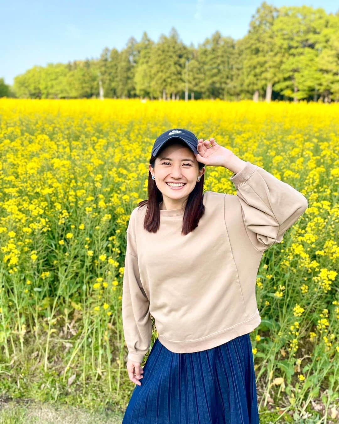 槙あやなさんのインスタグラム写真 - (槙あやなInstagram)「GWスタートということで お出かけの方も多いのではないでしょうか？  私も先日、お出かけ先で とてもいい景色に触れて 心癒されました。  皆様にとっても、 素敵な休日になりますように。  #休日 #お出かけ #癒し」4月29日 10時05分 - ayana_maki