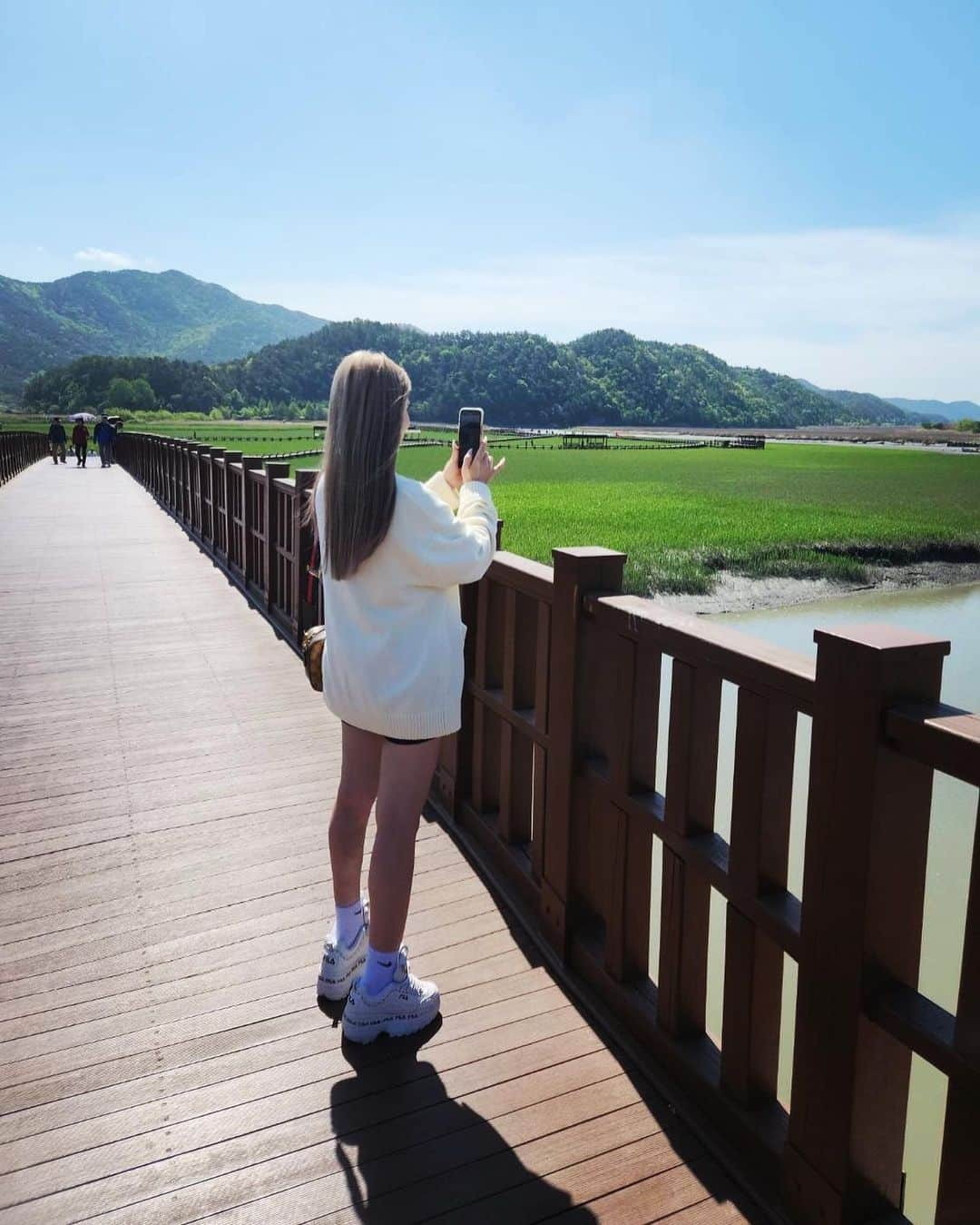 森藤恵美さんのインスタグラム写真 - (森藤恵美Instagram)「順天湾の湿地帯で自然に癒される🌱😌  #韓国 #順天湾 #nature」4月29日 10時09分 - emi_morifuji