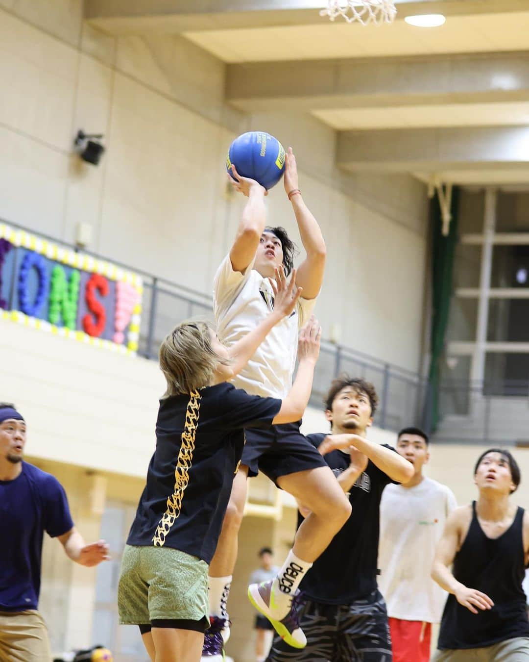 大原亞紋のインスタグラム：「Photo→ @miya_basket   #basketball #fenix #somecity #tokyocityball #sunday #game #jump #shot #バスケ #ゲーム #シュート」