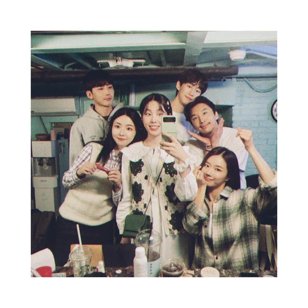 トン・ヒョンべのインスタグラム：「우리 진욱이 은민이 수고했어요~ 같이 찍은 사진이 없네ㅠ.ㅠ 나도 이제 두번 남았다.. #연극 #임대아파트」