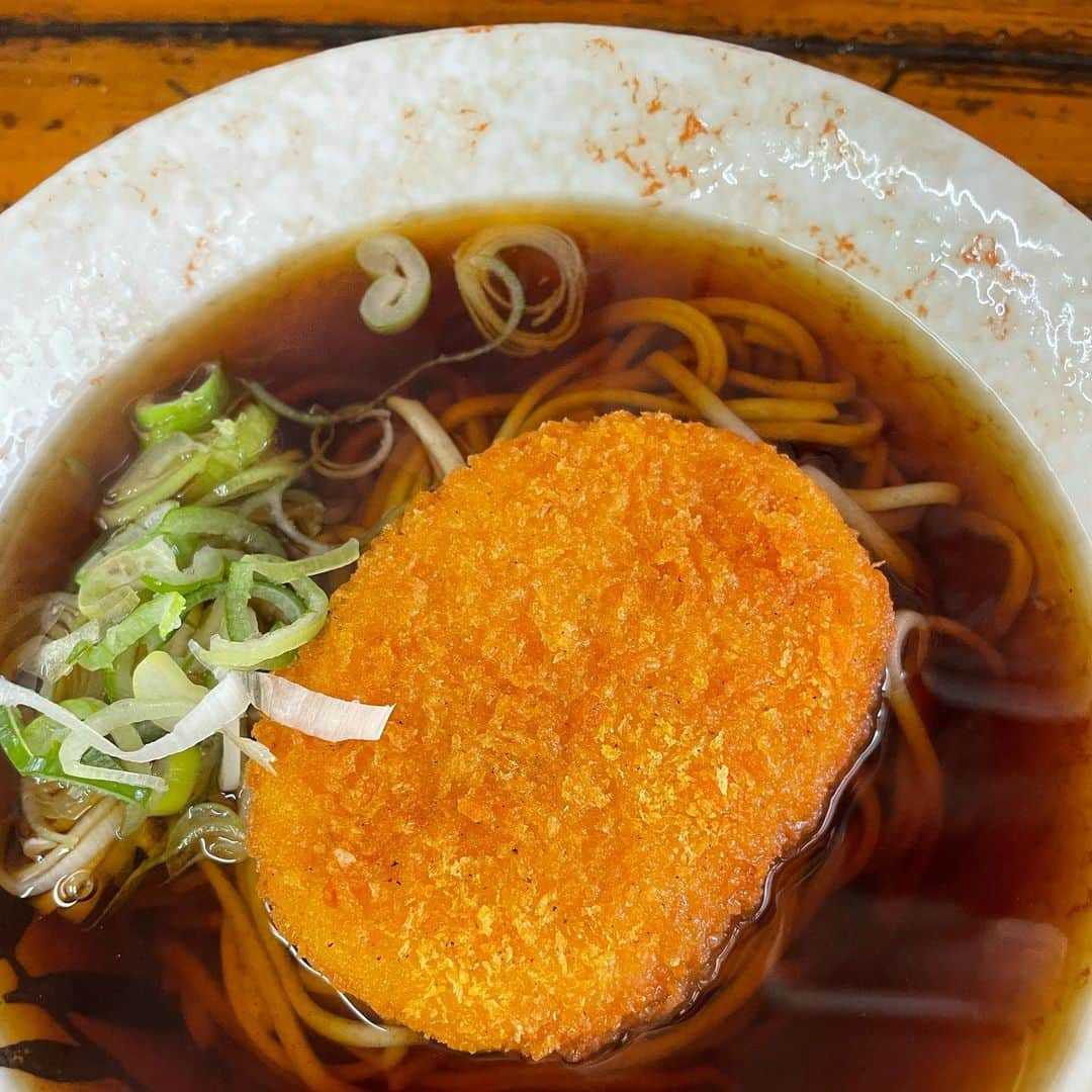 柏木作夢さんのインスタグラム写真 - (柏木作夢Instagram)「山田製麺所の神の味  本当に美味しいってこういうことなんだろうな  #山田製麺所 #コロッケそば  #そば #蕎麦 #立ち食い蕎麦#立ち食いそば #浅草 #上野」4月29日 10時43分 - samukashiwagi