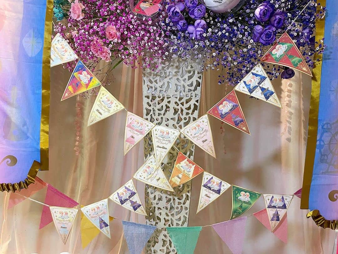福士奈央さんのインスタグラム写真 - (福士奈央Instagram)「ガーランドがチームEのみんなの名前とメンバーカラーになってて愛を感じました🫶🏻  2枚目の画像よーくみてみて👀❕  #生誕祭」4月29日 20時00分 - ske48_fukushi