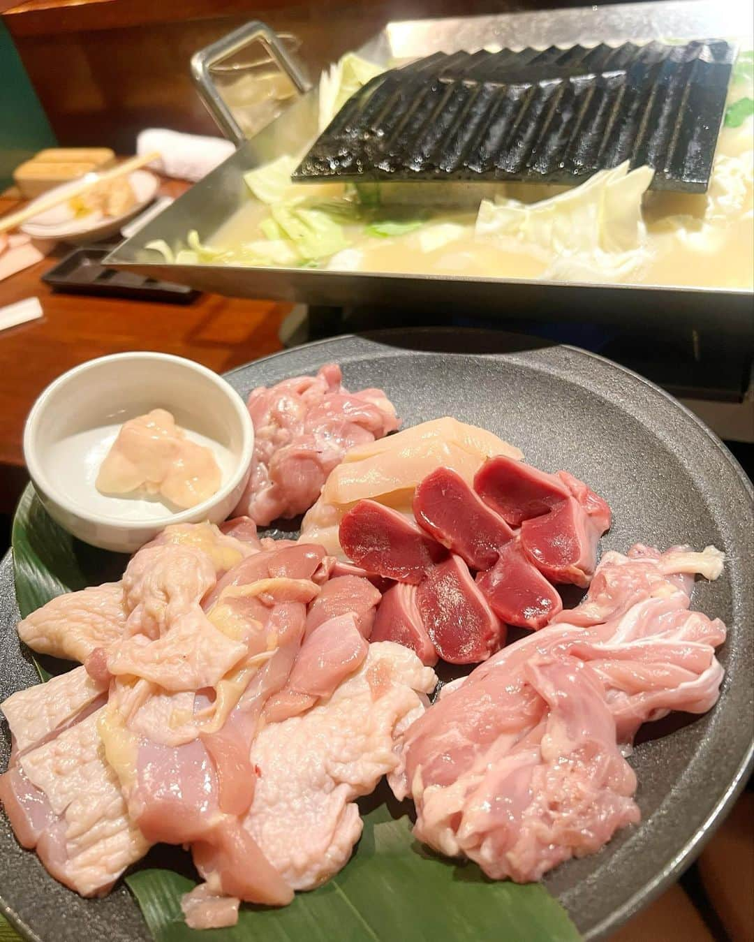 MIKIさんのインスタグラム写真 - (MIKIInstagram)「久しぶりの💖💖💖 安定の可愛さ😇 新地でご飯したよ🎵 鉄板焼鳥くちばし2回目やけど ほんまに美味しかった🤤❤️ 2軒目でカミカゼ飲み過ぎて 最後死んだよ🤣笑 まだまだ若いぜ👏💕笑 肝臓死ぬ😴  #北新地グルメ #鉄板焼鳥くちばし #鉄板焼鳥くちばし北新地本店 #焼き鳥 #焼き鳥好きな人と繋がりたい #お酒好きな人と繋がりたい #お酒大好き #お酒好き女子 #お酒 #飲兵衛 #カミカゼ #かわいい #可愛い女の子 #可愛い子と繋がりたい #ゴルフ女子 #ごるふ女子」4月29日 11時03分 - mktyy_golf