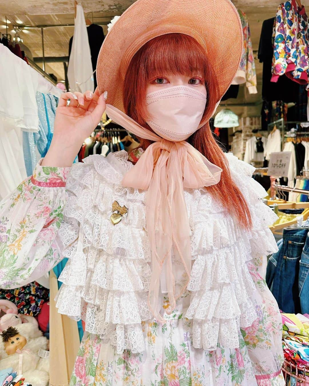 Etsuna otsukAさんのインスタグラム写真 - (Etsuna otsukAInstagram)「下北沢最大級古着屋wegoの店長さん @cicapeciino インタビューです💓アンティークドルみたい可愛いすぎます！😍😍❤️ 下北泽最大级古着店wego探店！这家也太便宜了吧！！ #shimokitazawa #下北沢古着屋  #harajukufashion #harajukustyle #snap #streetsnap #harajukustyle #harajuku #streetfashion #streetstyle  #LolitaFashion #JapaneseStreetwear #streetstyle #oversizedfashion #streetfashion #fashion #style #streetsnaps #HarajukuFashion #JapaneseFashion #JapaneseStreetFashion #JapaneseStreetStyle #Japan #Tokyo #TokyoFashion #原宿 #kawaiifashion #Y2K」4月29日 11時04分 - etsunaotsuka