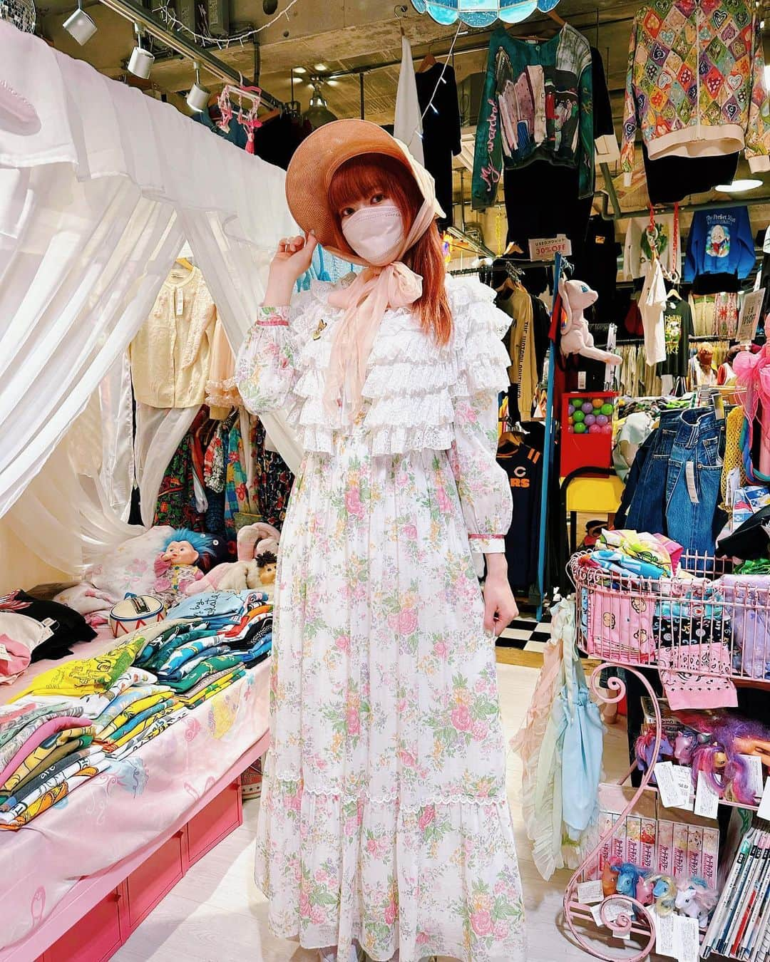 Etsuna otsukAさんのインスタグラム写真 - (Etsuna otsukAInstagram)「下北沢最大級古着屋wegoの店長さん @cicapeciino インタビューです💓アンティークドルみたい可愛いすぎます！😍😍❤️ 下北泽最大级古着店wego探店！这家也太便宜了吧！！ #shimokitazawa #下北沢古着屋  #harajukufashion #harajukustyle #snap #streetsnap #harajukustyle #harajuku #streetfashion #streetstyle  #LolitaFashion #JapaneseStreetwear #streetstyle #oversizedfashion #streetfashion #fashion #style #streetsnaps #HarajukuFashion #JapaneseFashion #JapaneseStreetFashion #JapaneseStreetStyle #Japan #Tokyo #TokyoFashion #原宿 #kawaiifashion #Y2K」4月29日 11時04分 - etsunaotsuka