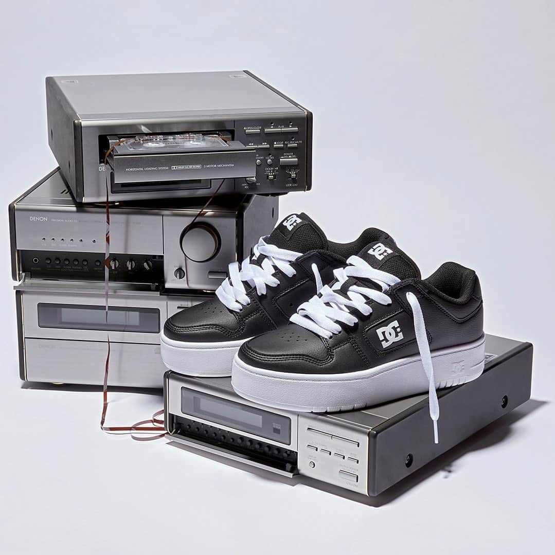 DCシューズのインスタグラム：「The new Women’s Manteca Platform 📈  Available now in select stores and online 👈」