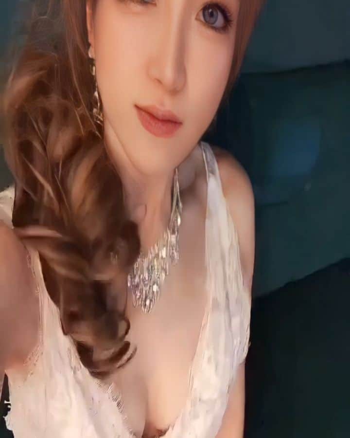 MISAのインスタグラム：「5月1日〜東京戻って また頑張ります💗✨✨✨  月曜と水曜　#歌舞伎町 @the27clubtokyo   ランダムに#銀座 @yahtokyo に居ます  #ゴールデンウィーク #日本おすすめスポット #連休　#showgirl #showlounge#showclub #poledance#gogodancer」