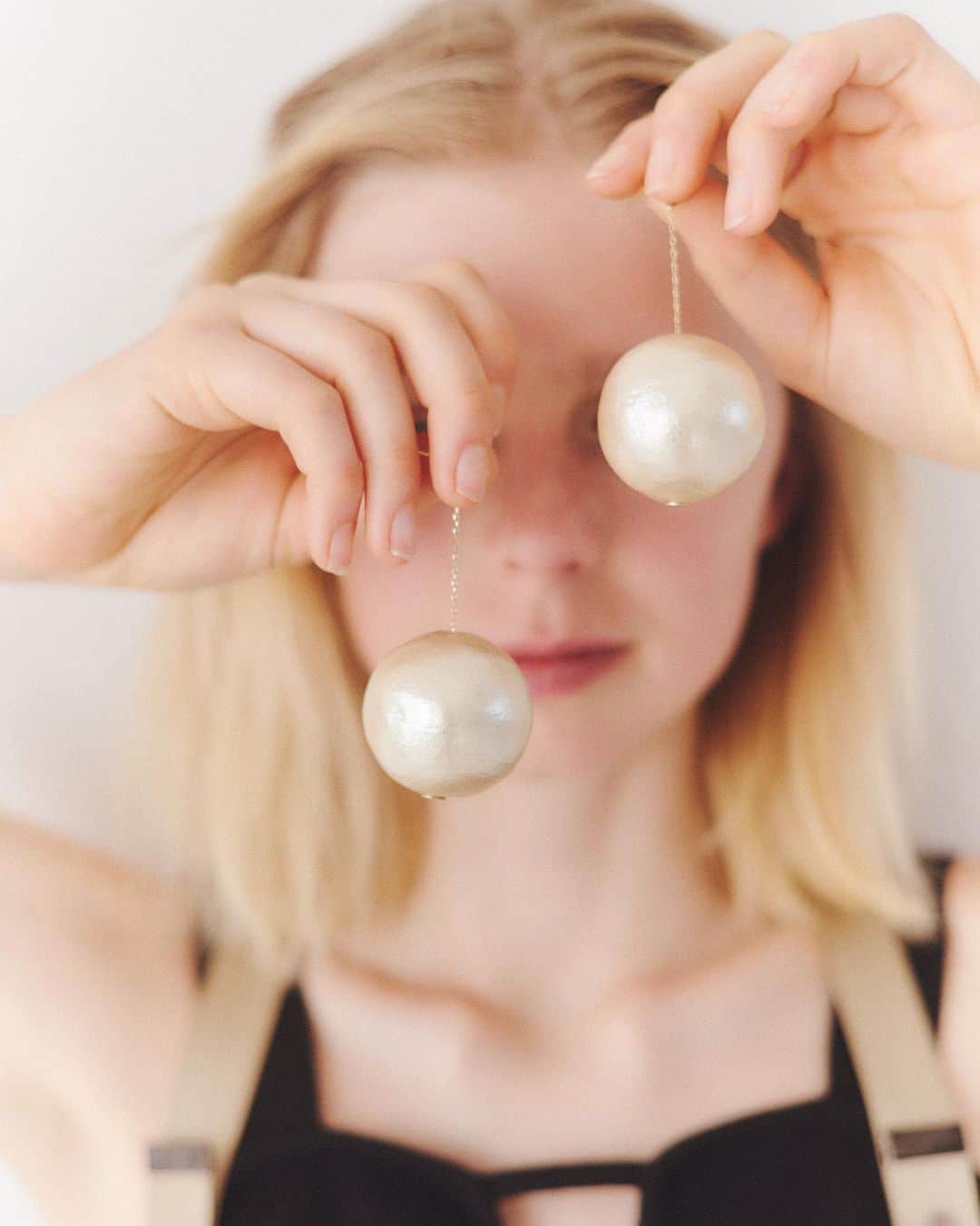 カロリナグレイサーバイシェリールのインスタグラム：「CAROLINA GLASER 2023 SPRING & SUMMER COLLECTION  #carolinaglaser #beams#springsummerfashion #springsummer2023   #カロリナグレイサー #ビームス #大人可愛い」
