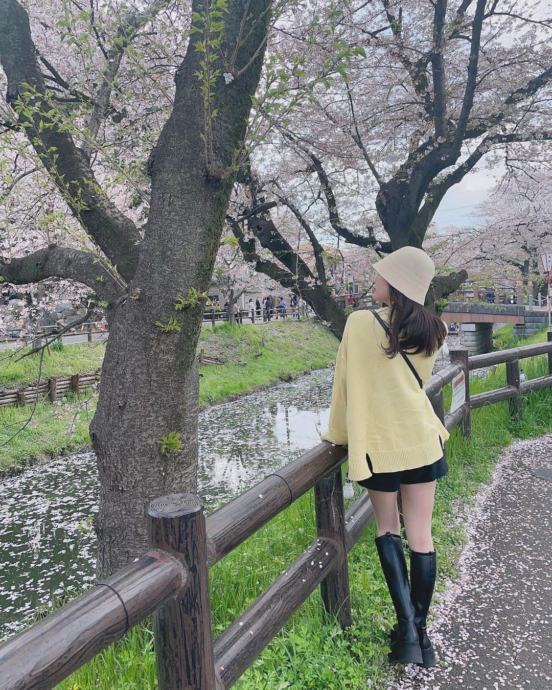 ASUKA（金子明日香）さんのインスタグラム写真 - (ASUKA（金子明日香）Instagram)「. . 微妙な顔しちゃったのをあえて載せる。春。 ⁡ ⁡ ⁡ ⁡ #spring #ootd #springfashion」4月29日 12時07分 - 03asuka_horikita13