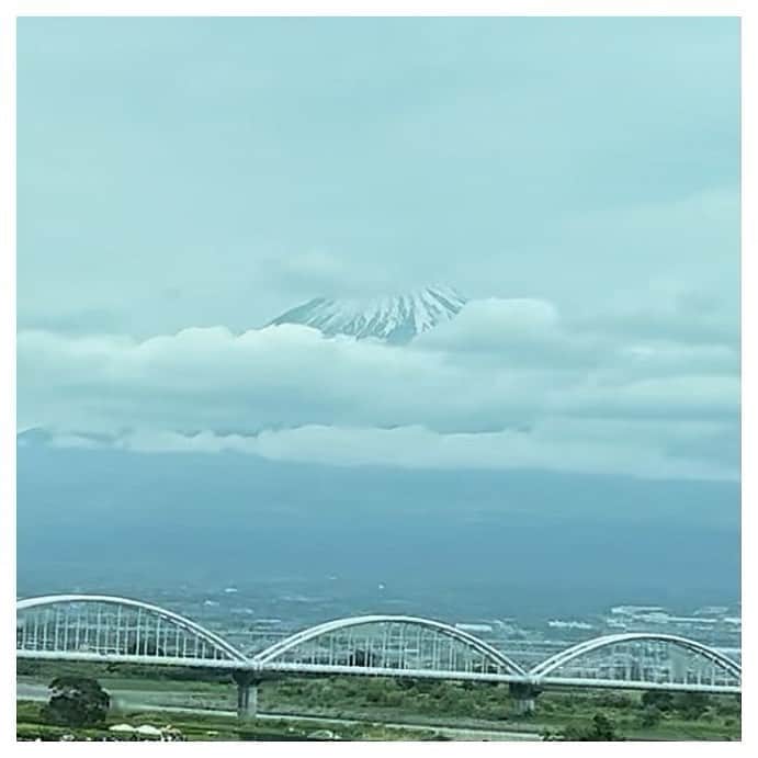 さだまさしさんのインスタグラム写真 - (さだまさしInstagram)「今日の富士山🗻 . #富士山 #さだまさし #sadamasashi」4月29日 12時15分 - sada_masashi