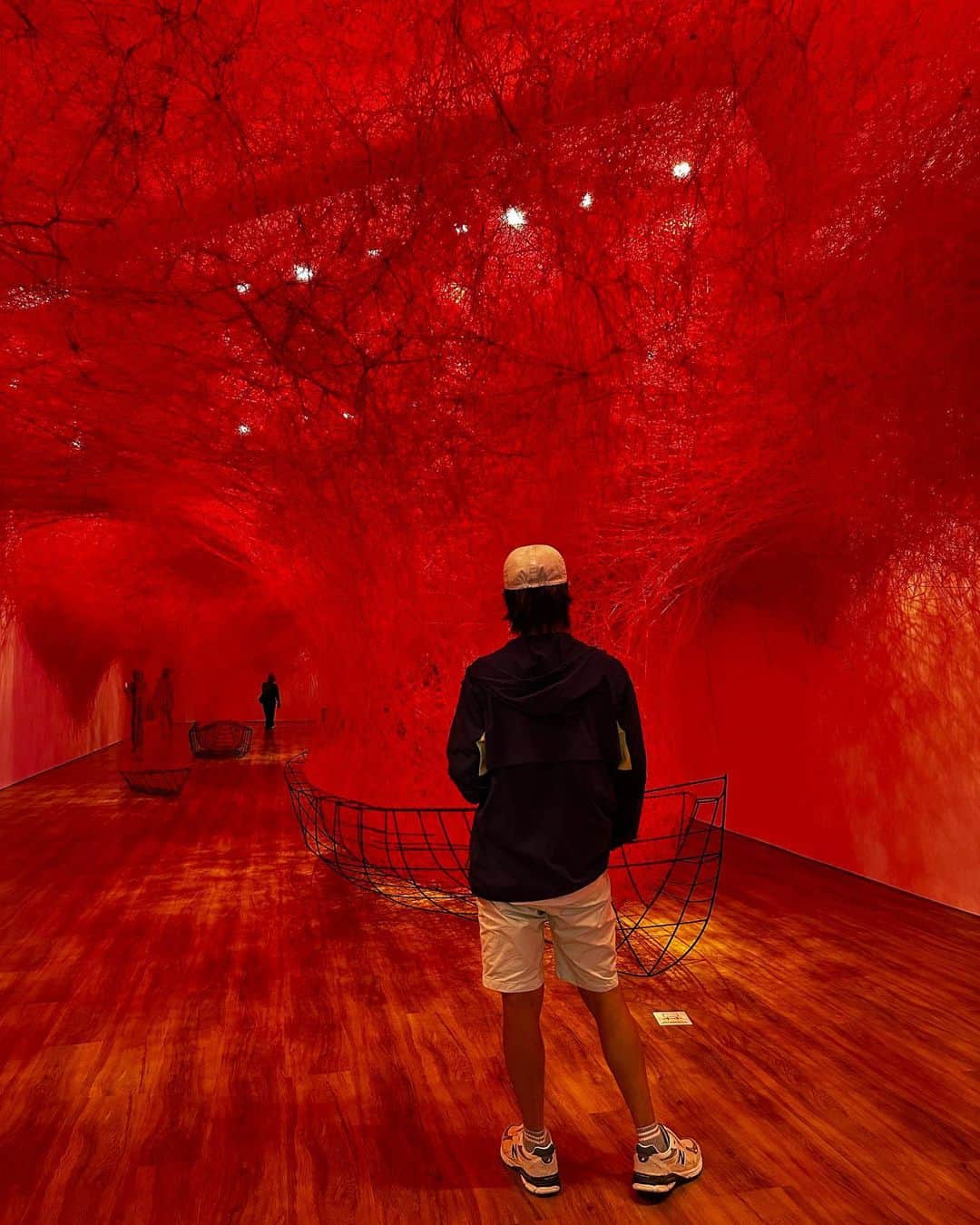 チェン・ボーリンのインスタグラム：「The Soul Trembles 🧶  雅加達的塩田千春 🟥⬛️」