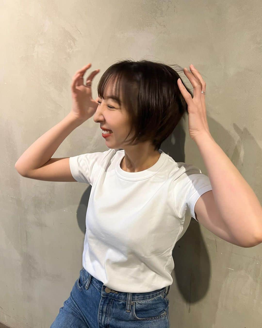 飯田里穂さんのインスタグラム写真 - (飯田里穂Instagram)「✂︎🍃  髪きりました。さっぱりーー!!  どうですか??」4月29日 13時17分 - rippi_ii