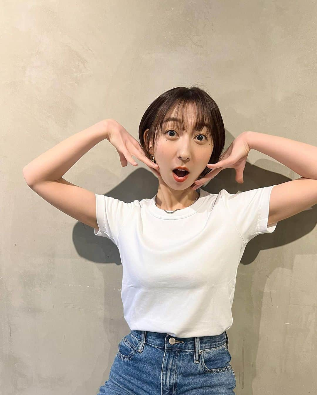 飯田里穂さんのインスタグラム写真 - (飯田里穂Instagram)「✂︎🍃  髪きりました。さっぱりーー!!  どうですか??」4月29日 13時17分 - rippi_ii