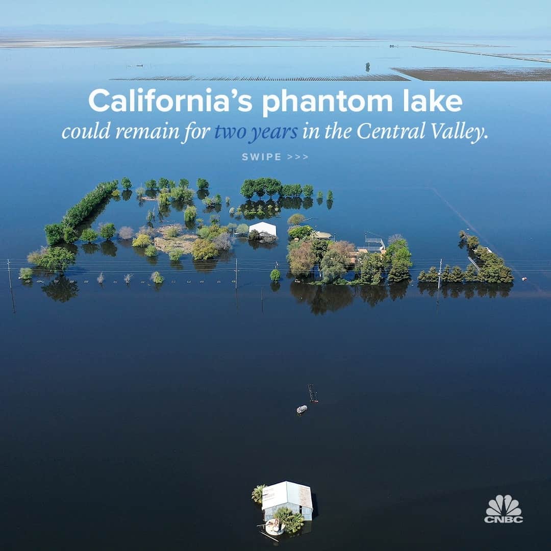 CNBCのインスタグラム：「Images taken over the past several weeks show a dramatic resurrection of Tulare Lake in California’s Central Valley and the flooding that could remain for as long as two years across previously arid farmland.⁠ ⁠ Scientists warn the flooding will worsen as historically huge snowpack from the Sierra Nevada melts and sends more water into the basin. This week, a heat wave could prompt widespread snow melt in the mountains and threaten the small farming communities already dealing with the resurrected Tulare Lake.⁠ ⁠ The water in the lake bed could trigger billions of dollars in economic losses and displace thousands of farmers and residents in agricultural communities. Continued flooding also threatens levees, dams and other ailing flood infrastructure in the area.⁠ ⁠ See more pictures of the lake at the link in bio.」