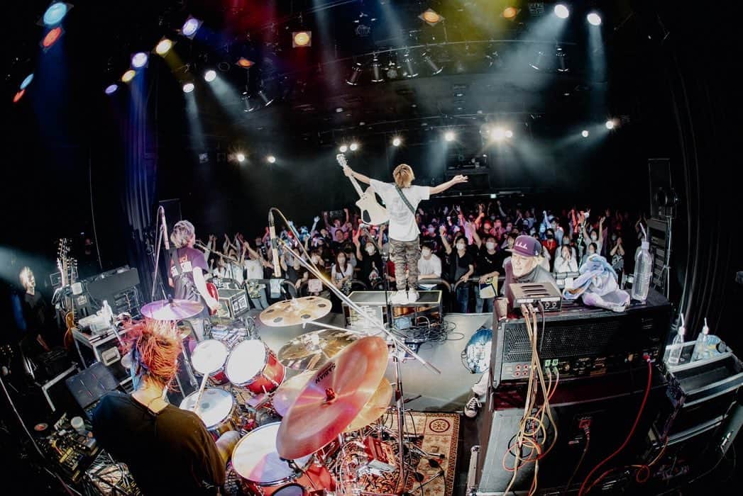 dEnkAのインスタグラム：「Thank you, Tokyo🔥🤘 I'm a shredder🥷🎸  photos by @kawado_photo」