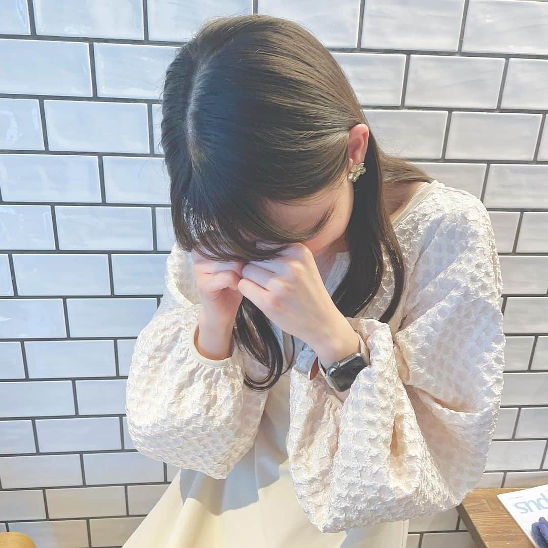 八木沙季さんのインスタグラム写真 - (八木沙季Instagram)「🤍🤍  めちゃくちゃおいしかったチーズケーキ🧀 大切に大切に食べてたのに最後のひと口 落としました…😭叫びました…😭 また行く🥺  #itcoffee  #itcoffee_daikanyama  #代官山カフェ」4月29日 23時08分 - saki_yagi531