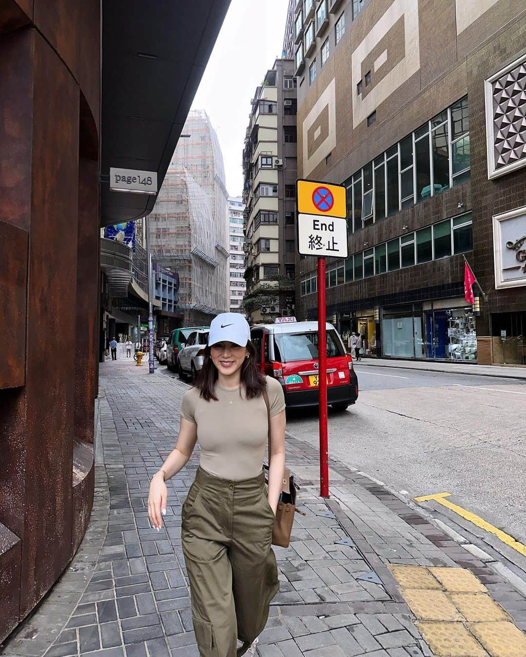 Alex Gonzagaさんのインスタグラム写真 - (Alex GonzagaInstagram)「NEW VLOG! We are back in HONGKONG!!! Ang saya magHK nakakuha kami ng murang flight! #LinkinmyBio」4月29日 15時21分 - cathygonzaga