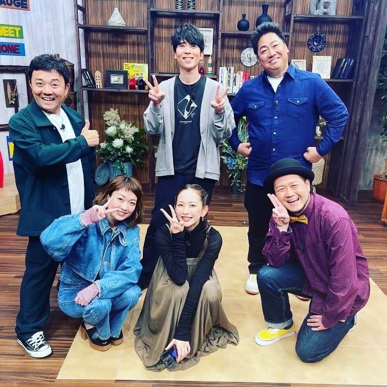 川原豪介さんのインスタグラム写真 - (川原豪介Instagram)「本日18時55分からテレQ【たくなる】です！今日も行きたくなる食べたくなる美味しい麺を紹介しとります。 光ママと阿佐ヶ谷姉妹も登場しますばい！ 見て下さーい😁 #たくなる #パラシュート部隊  #ブルーリバー  #中上真亜子  #小雪  #阿佐ヶ谷姉妹  #光ママ」4月29日 15時42分 - blueriver_kawa