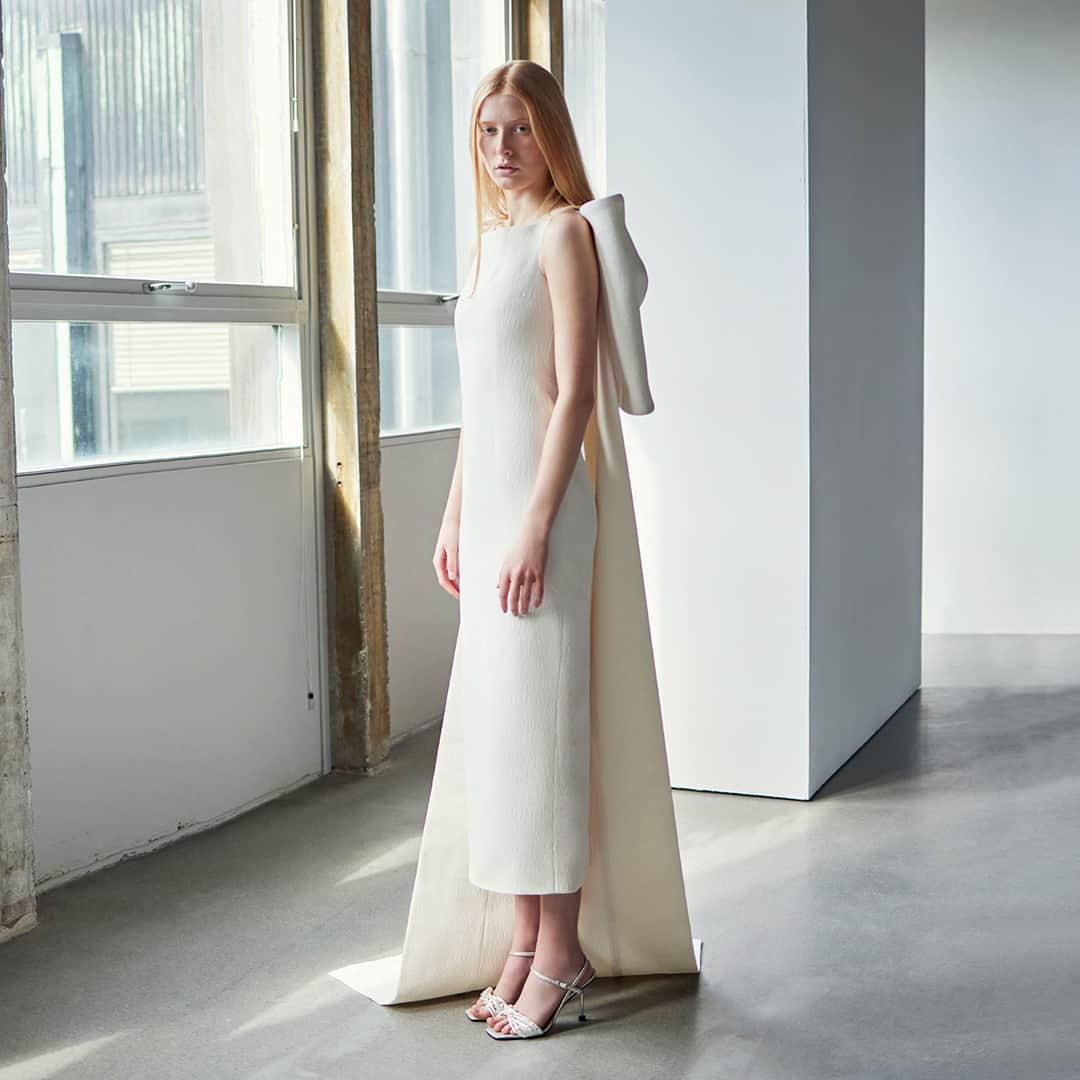 CHARLES & KEITHさんのインスタグラム写真 - (CHARLES & KEITHInstagram)「Elevate a simple and elegant wedding gown with sandals featuring gorgeous pearl-strewn straps. They add both visual and textural interest.  Click on the link in bio to explore and shop the bridal range.  #CharlesKeithSaysYes #CharlesKeithSS23 #CharlesKeithOfficial」4月29日 16時00分 - charleskeithofficial