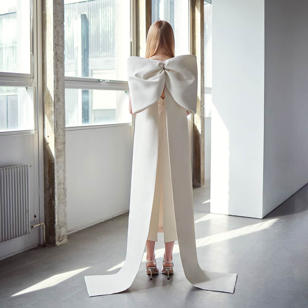 CHARLES & KEITHさんのインスタグラム写真 - (CHARLES & KEITHInstagram)「Elevate a simple and elegant wedding gown with sandals featuring gorgeous pearl-strewn straps. They add both visual and textural interest.  Click on the link in bio to explore and shop the bridal range.  #CharlesKeithSaysYes #CharlesKeithSS23 #CharlesKeithOfficial」4月29日 16時00分 - charleskeithofficial