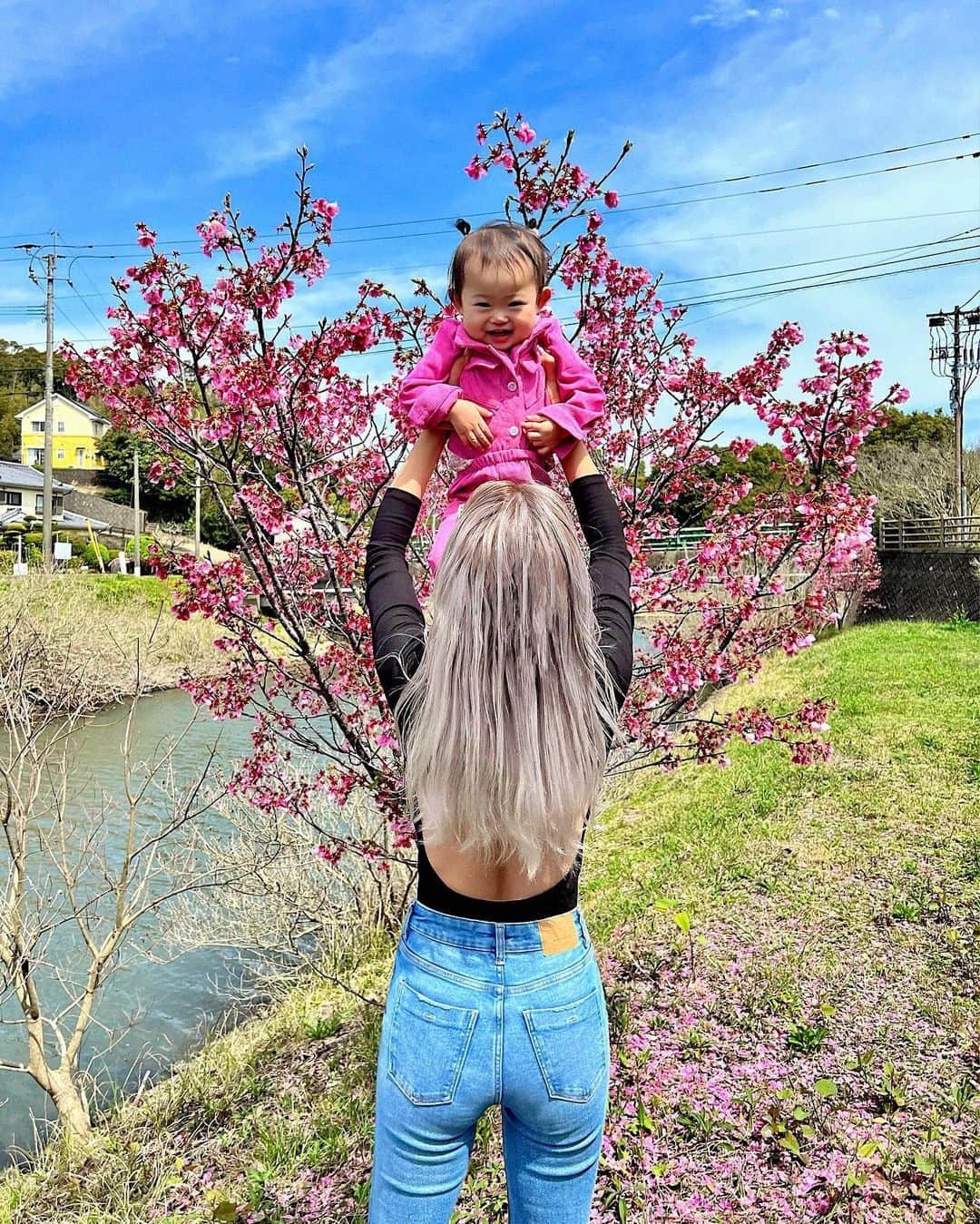 草野春香さんのインスタグラム写真 - (草野春香Instagram)「🌸💗🌸  先月のお気に入りの一枚📸💘  #1歳6ヶ月 #キッズコーデ」4月29日 16時10分 - _haruka030_