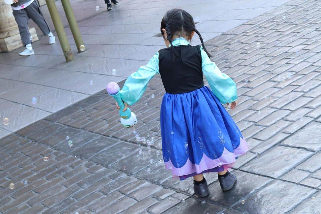 石橋杏奈のインスタグラム：「HBD my 🤍🤍🤍  #Disney2023 #Frozen #3歳」