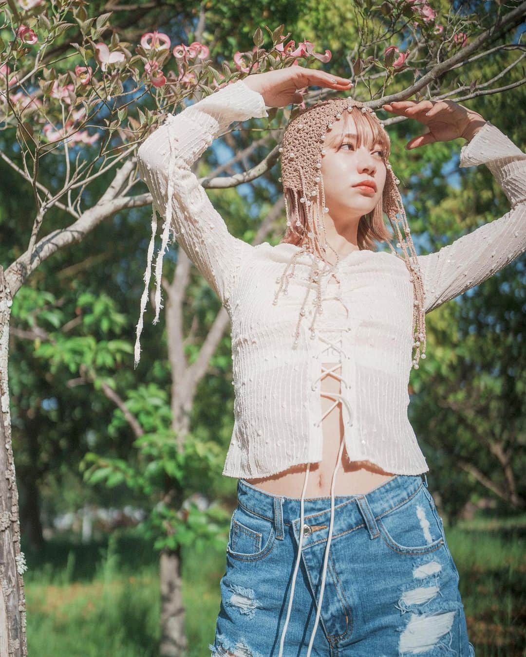 haru wagnusのインスタグラム：「SHEIN Wonderful Summer shoot  SHEIN夏服の撮影をさせていただきました☺︎  model @ooaoioaoo   割引クーポンコード:wagnus (お買い上げ金額5,999円まではセール価格より15%OFF、6,000円以上は20%OFF) 利用期限：6月末日 ————————————— 使用商品ID ・ハット sc2303018333815118 ・ショートパンツ sw2303042030333788 ・ブラウス sw2302209111188198 —————————————  @shein_japan @sheinofficial   #SHEIN #SHEINforAll #ad #sheingal #シーイン #besheinモデル  ㅤㅤㅤㅤㅤㅤㅤㅤ」