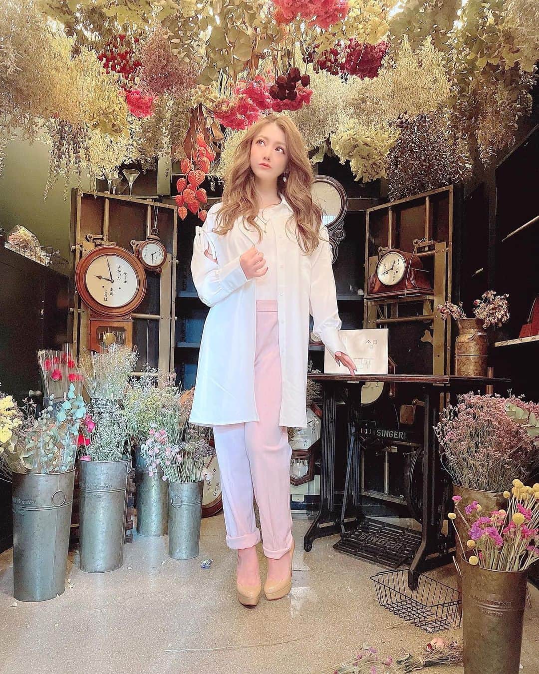 米本紗弥香さんのインスタグラム写真 - (米本紗弥香Instagram)「オシャレcafeでteatime🫖  #location #fashion #ファッション #model #japanesegirl #coordinate #instadaily #lifestyle #instapic #ootd #outfit #springoutfit #springstyle #ファッションコーデ #コーディネート #お洒落さんと繋がりたい #今日のコーデ #大人女子コーデ #ピンクコーデ #ピンクパンツコーデ #シャツワンピ #低身長コーデ #152cmコーデ #cafetime #カフェ好き #大阪カフェ #パン好き #パンとエスプレッソと #堺筋倶楽部 #パンとエスプレッソと堺筋倶楽部」4月29日 17時45分 - yonesaya_official