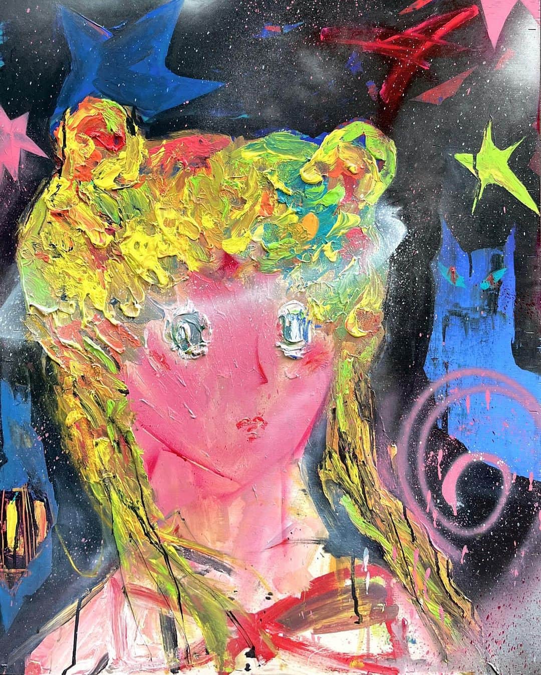 ヒョンミン のインスタグラム：「“우리 마음속의 작은 영웅”  Mixed Media on Wood Panel 100x80cm  대한민국, 서울 / 2023  ‘우리 마음속의 작은 영웅’ 시리즈는 콜라주 기법으로만 작업했는데, 그 시절에는 콜라주 작업의 수많은 레이어랑 텍스처, 조각난 이미지들을 페인팅으로 풀어내기가 어렵게 느껴져 시도조차 못하고 있었다. 최근에는 이유 모를 자신감과 과감함이 생겨 미루고 있던 숙제를 드디어 풀어냈다. 콜라주와 페인팅은 작업방식이나 쓰는 에너지, 시각적으로 주는 효과가 너무나도 다르다. 페인팅에서 나오는 즉흥적이고 직감적인 색과 속도감 이 느껴지는 붓의 발악과 재료의 덩어리감이 주는 미완성적인 느낌은 나에겐 뭐 하나 내 맘 같지 않는, 어디로 튈지 모르는 부분이 매력적이다. 콜라주는 퍼즐처럼 마지막 한조각을 끼워넣어야 완성이 보이는 느낌이라면 페인팅은 조금 덜 익은 반숙계란 같은 느낌이다. 그리고 그 느낌은 작업과정에서 나를 위로해주기도 하고 다음으로 갈 수 있는 한 걸음을 만들어준다.  이 작품은 미키하시 단체전에서 처음으로 공개됩니다.」