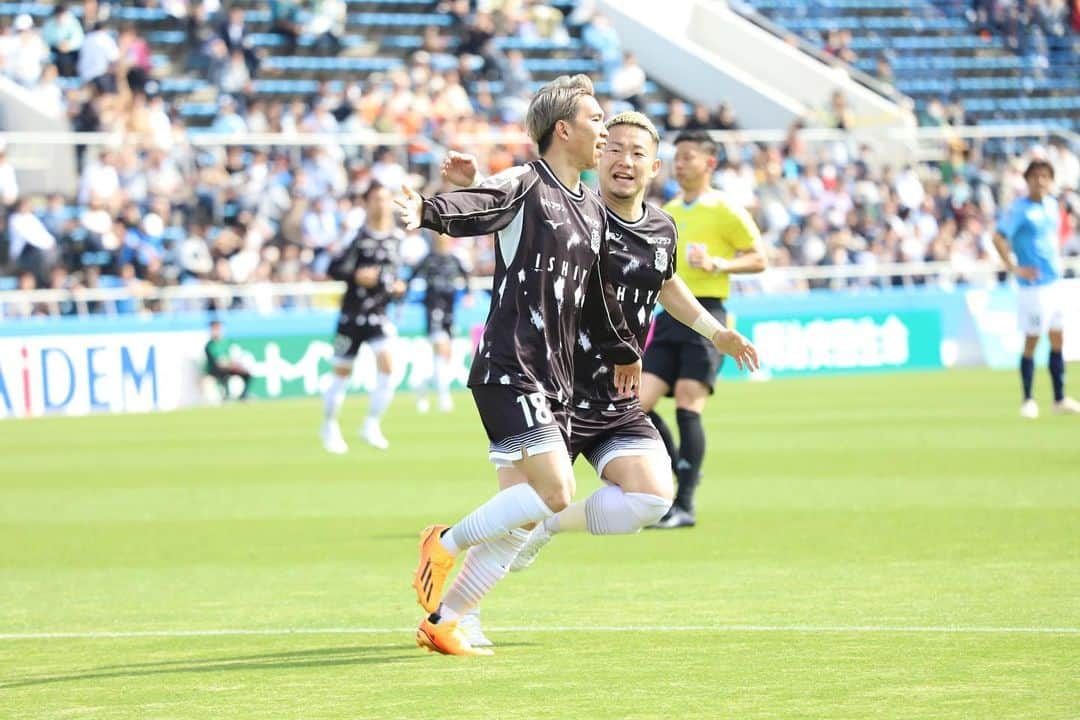 コンサドーレ札幌さんのインスタグラム写真 - (コンサドーレ札幌Instagram)「...  2023明治安田生命J1リーグ第10節  横浜FC 1-4札幌  本日も各所でチームと共に戦ってくださりありがとうございました❤️‍🔥  #浅野雄也 #駒井善成 #菅野孝憲 #金子拓郎 #菅大輝 #小柏剛 #馬場晴也 #小林祐希 #宮澤裕樹 #荒野拓馬 #サポーター #北海道コンサドーレ札幌 #Jリーグ」4月29日 17時49分 - hokkaido_consadole_sapporo