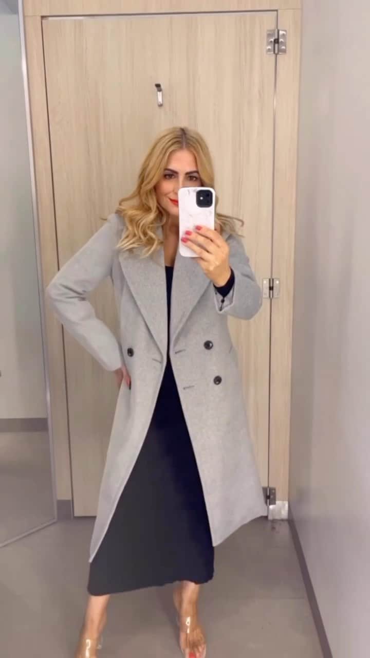Target Australiaのインスタグラム：「New coat, sorted 🎯 @lisa_gal01 looking gorg in new Preview longline wrap coat, Preview straight leg pants and Lily Loves square neck midi dress 🔥🔥」