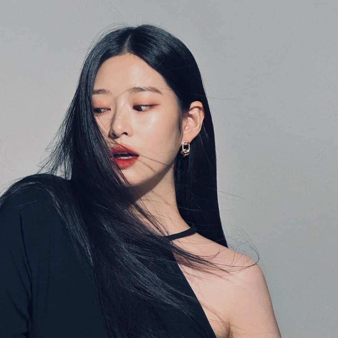 キム・ミンジュのインスタグラム：「@tomfordbeauty ♥️💄」