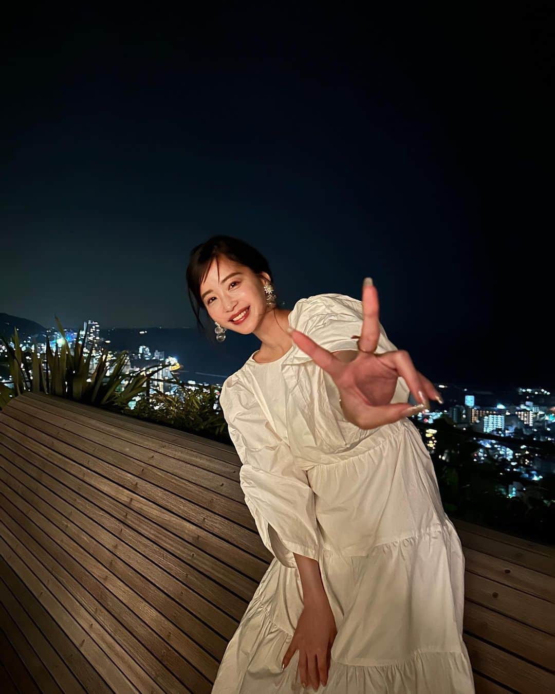 休井美郷さんのインスタグラム写真 - (休井美郷Instagram)「綺麗な夜景と。📸  一生見れる、景色大好き。  #ロケ」4月29日 18時18分 - kyuui_misato