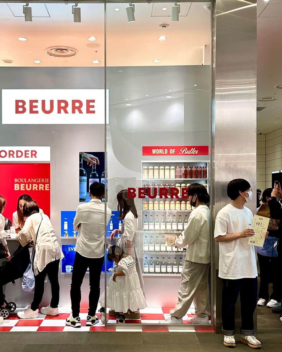 パク・ヨンインのインスタグラム：「@beurre_tokyo   Thank you, my friends.」