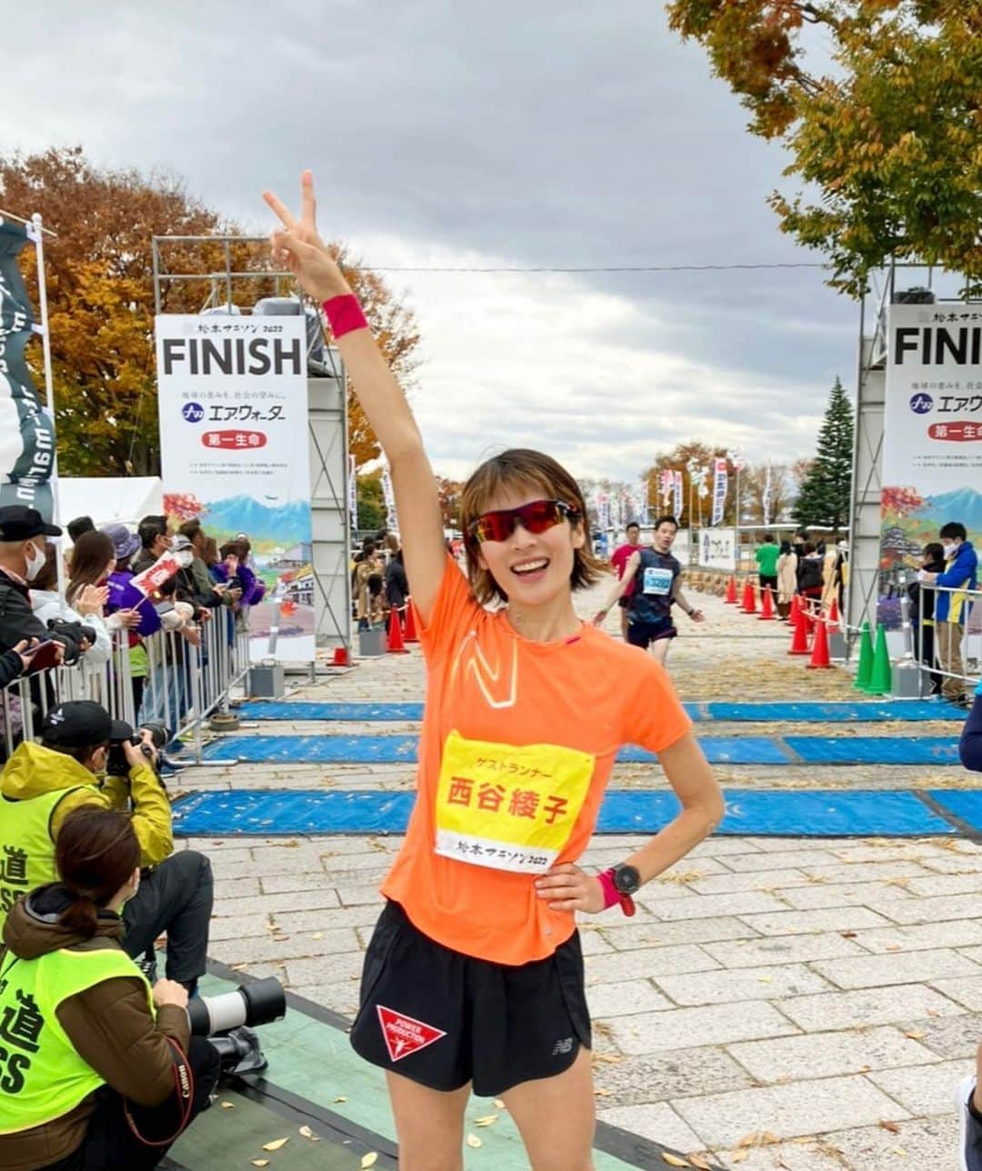 西谷綾子さんのインスタグラム写真 - (西谷綾子Instagram)「🏃‍♀️ 【松本マラソンゲストランナー】 写真は🤳昨年の🏃‍♀️🍁  今年の松本マラソンもゲストランナーとして 走らせて頂きます🏃‍♀️💞 42.195km走ったらゴールで待ってます😊  松本の山々は紅葉が進み、松本平は美しく 景色が最高でした⛰✨ スカイパークは別世界に来たような♪ 登り坂キツいところで 太鼓などで沢山応援してもらい めちゃくちゃpowerもらったな🥹  今年は力強く走れるように 普段の練習に登り坂も取り入れて 元気に駆け抜けるぞーーー🔥🔥  本日10時よりエントリー開始！！🤗 ファンラン(10km)・ファミリーラン(1.8km)もあるよー！ それぞれの挑戦、楽しみ方で❤️‍🔥 晩秋、小春日の松本を一緒に楽しみましょう🥰  #松本マラソン #ゲストランナー」4月29日 19時01分 - ayako.nishitani