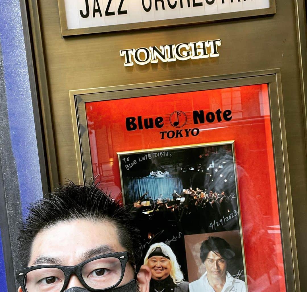 山本高広さんのインスタグラム写真 - (山本高広Instagram)「BLUE NOTE TOKYOにジャズシンガー高橋克典さんの歌を聞きに行ってようやくお会いすることが出来ました😆😆😆 いい席ゲット出来てマジでよかったぁ〜😭3mぐらいのところで生歌を聞くことが出来、もうメチャメチャ歌の旨さカッコよさすべらないトークと凄かったです‼️ 「うぁ〜！とか一言も言ってなかった🤣💦 また行こうぁあ〜😎‼️  #BLUE NOTE TOKYO #JAZZ #高橋克典　さん #うぁあ」4月29日 19時03分 - _yamamoto_takahiro_