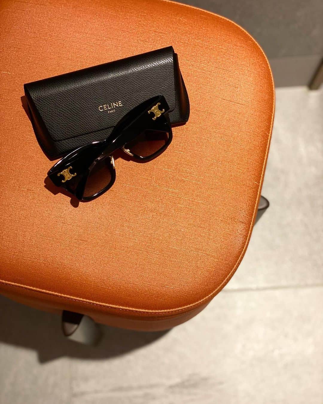 奥田順子さんのインスタグラム写真 - (奥田順子Instagram)「🕶  久々に買ったかも・・  #サングラス#セリーヌ#celine#sunglasses」4月29日 19時05分 - okuda_junko