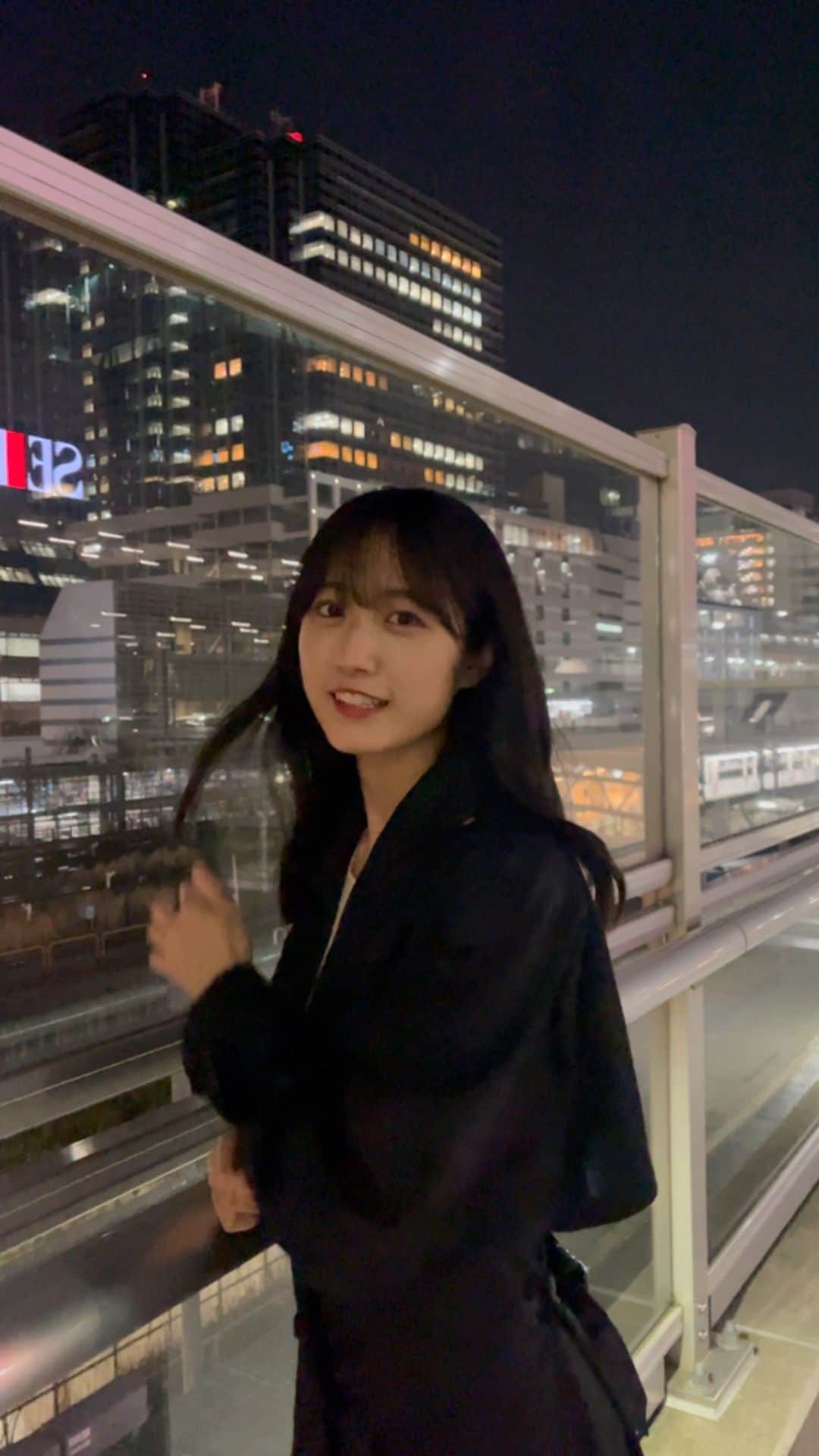 のインスタグラム：「. 夜は綺麗だけど暗いの怖いですね🌉  . #スターダストプロモーション #崎本紗衣 #崎本紗衣崎本紗衣崎本紗衣」
