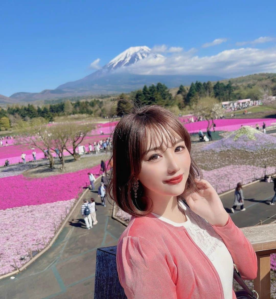 加藤里奈さんのインスタグラム写真 - (加藤里奈Instagram)「⋆  芝桜、圧巻の景色でした〜！🌸  #山梨 #山梨観光 #静岡 #静岡観光 #富士山 #姉妹 #姉妹コーデ #mtfuji #ファッション #河口湖 #お出かけスポット #お出かけ #旅行 #旅行好きな人と繋がりたい  #芝桜 #芝桜まつり #富士芝桜まつり #お花見 #お花見コーデ」4月29日 19時20分 - katoco0326