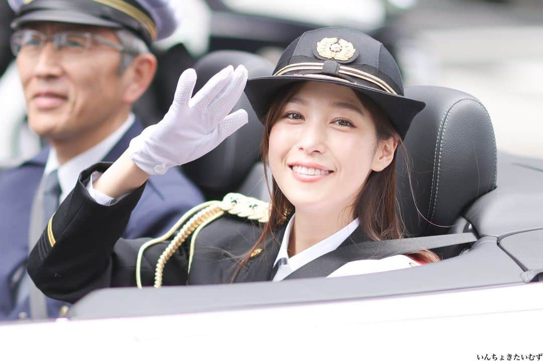 のインスタグラム：「. みなさん写真上手すぎて感動…🥹 綺麗に撮って頂きありがとうございます！  せっかくなのでご紹介させて下さい🤍  写真載せるの嫌な方はコメント欄にてお知らせ下さい🙇‍♀️  #一日警察署長」