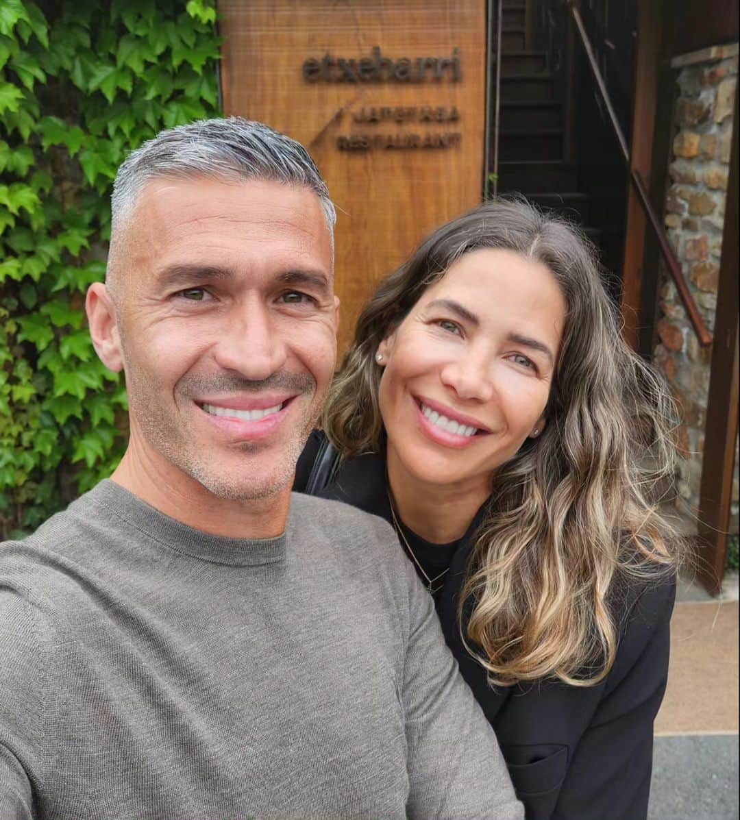 ルイス・ハビエル・ガルシア・サンスのインスタグラム：「Happy Birthday my love, for another 100yrs more !! Love you to etxebarri and back❤️ #birthdaygirls #Kate #familytime」